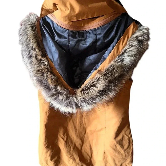 Women’s Volcom Longhorn brown Vest size small. Detachable fur trimmed hood VGUC - Picture 7 of 15